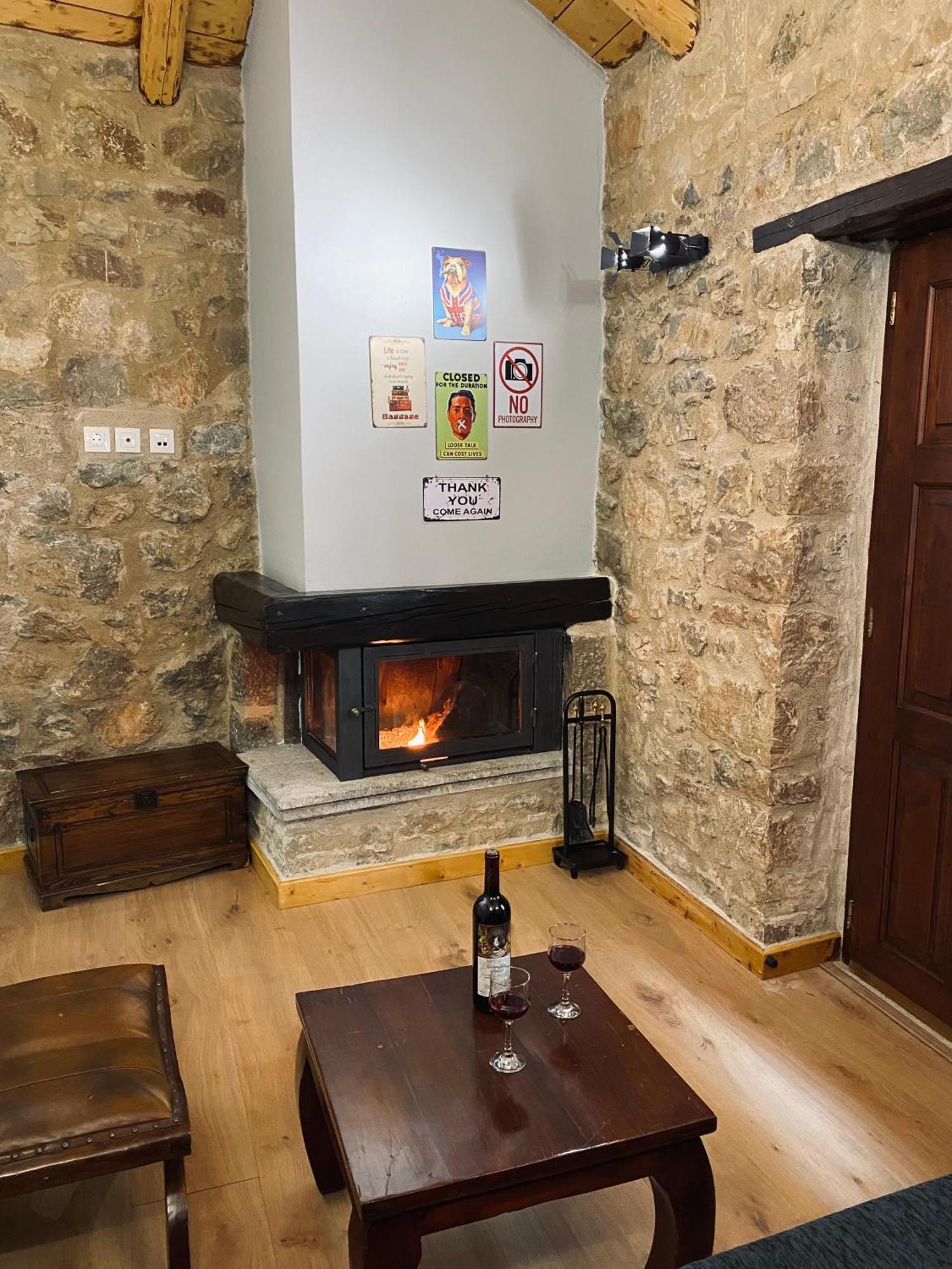 Alexandros Guesthouse Arachova Buitenkant foto