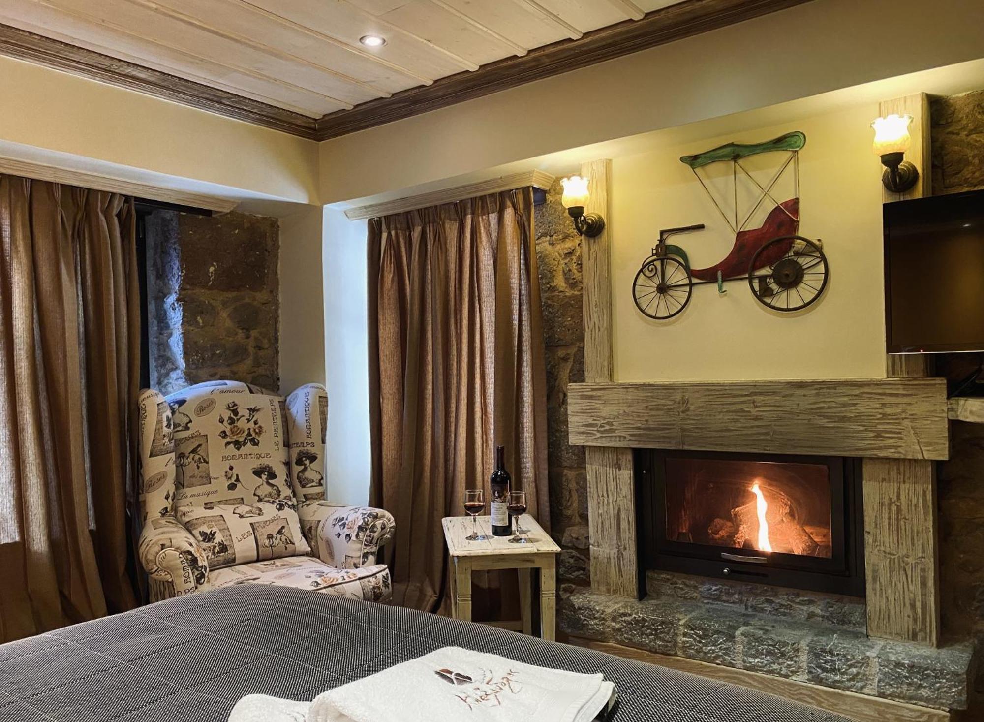 Alexandros Guesthouse Arachova Buitenkant foto
